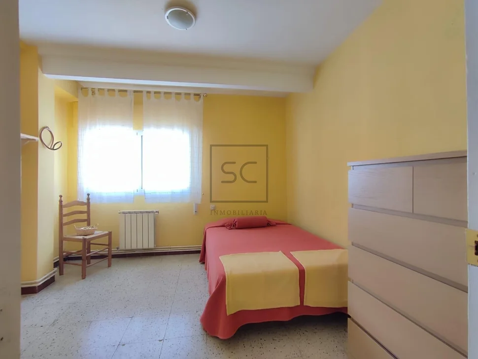 Piso de 3 habitaciones en santa cecilia, narón