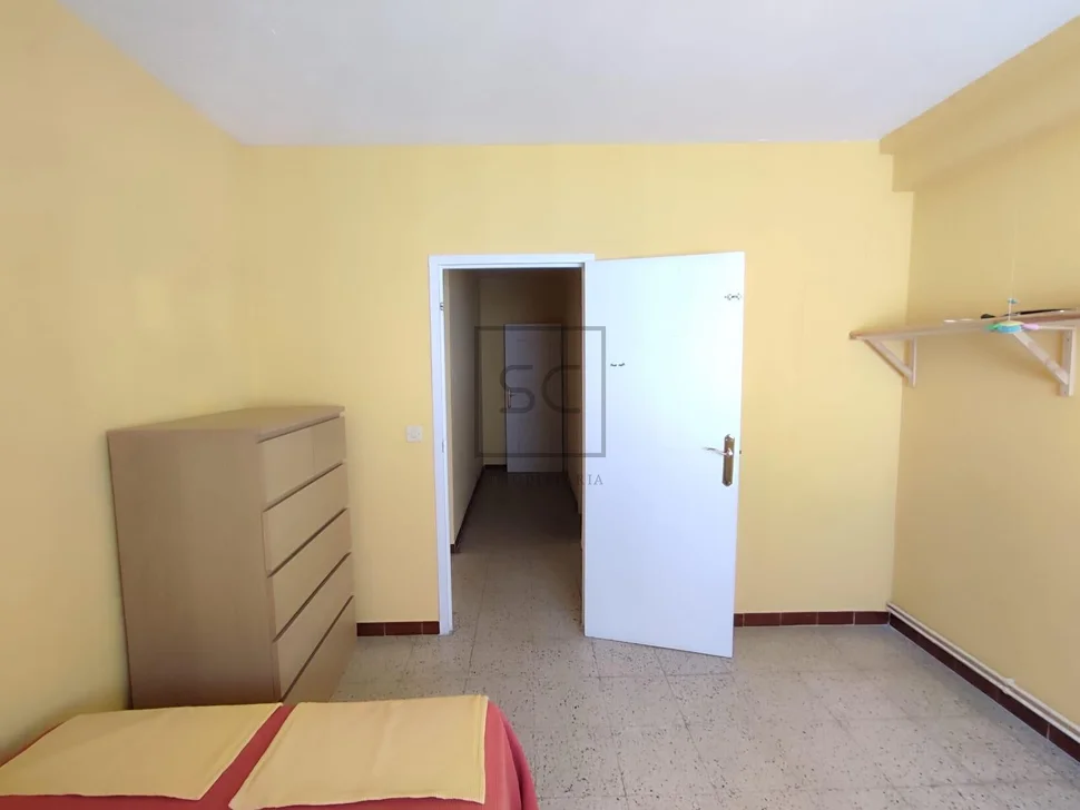 Piso de 3 habitaciones en santa cecilia, narón