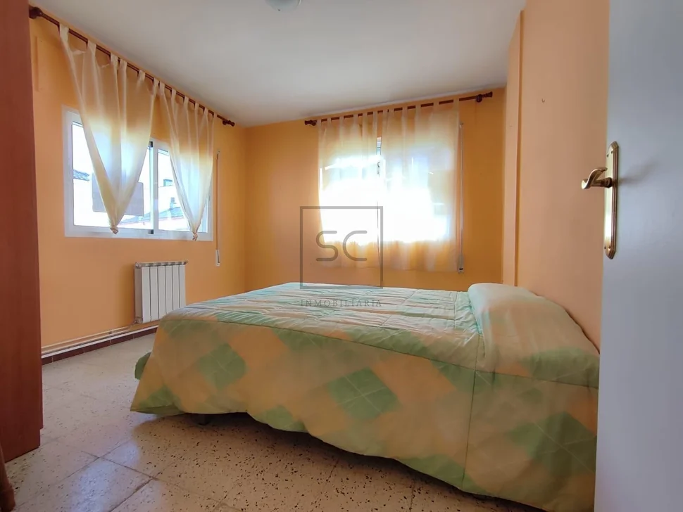 Piso de 3 habitaciones en santa cecilia, narón