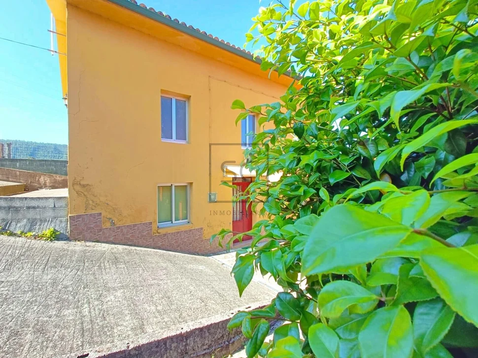 Dos casa pareadas en serantes, ferrol