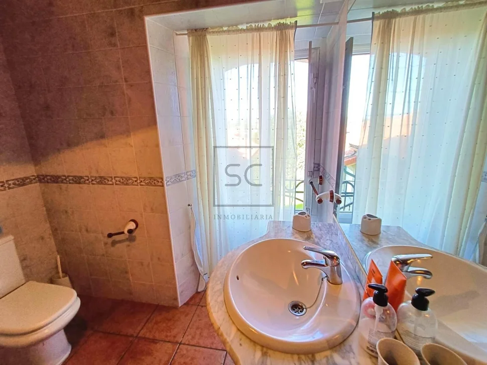 Dos casa pareadas en serantes, ferrol