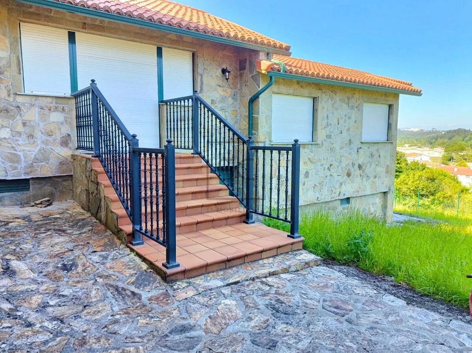 Dos casa pareadas en serantes, ferrol