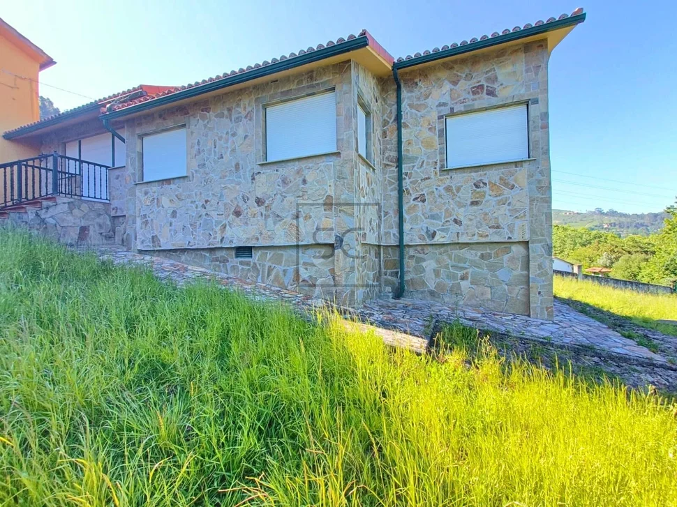 Dos casa pareadas en serantes, ferrol