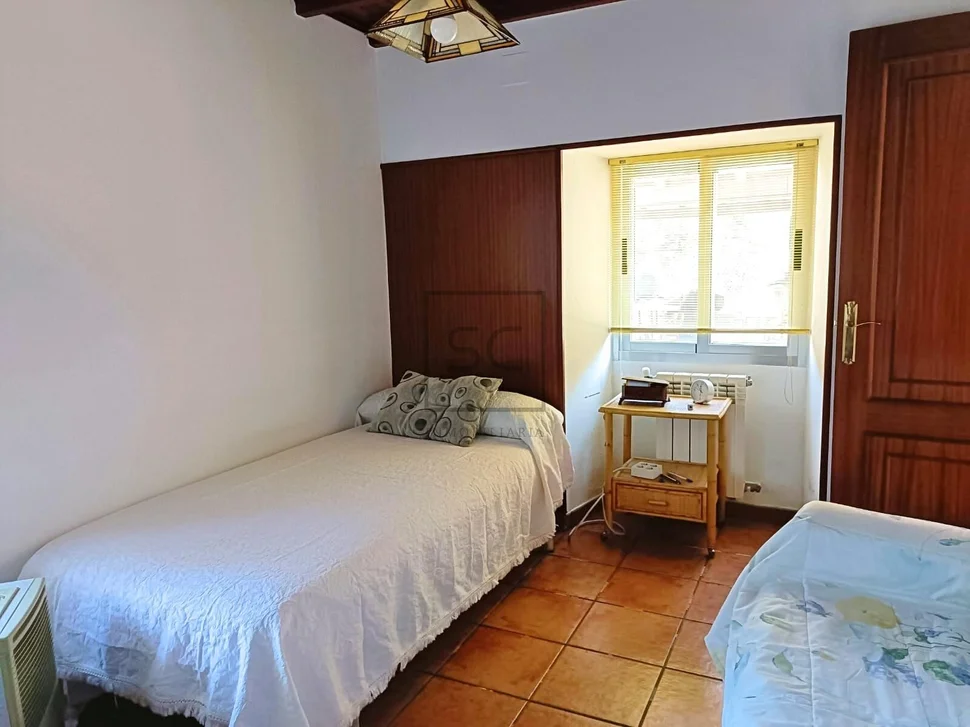 Dos casa pareadas en serantes, ferrol