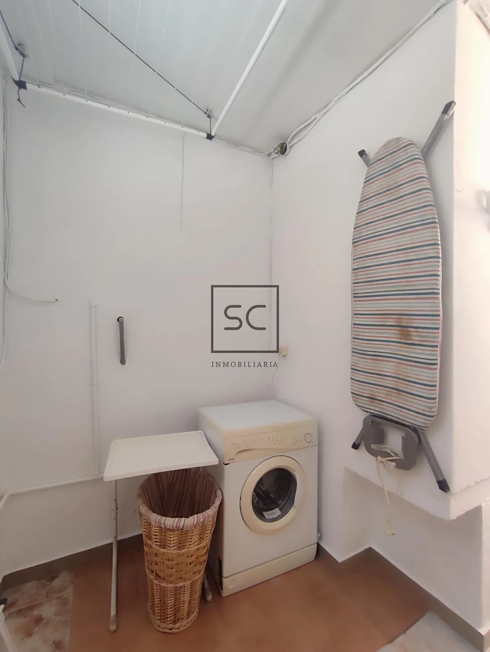 Bajo vivienda con jardín en fene