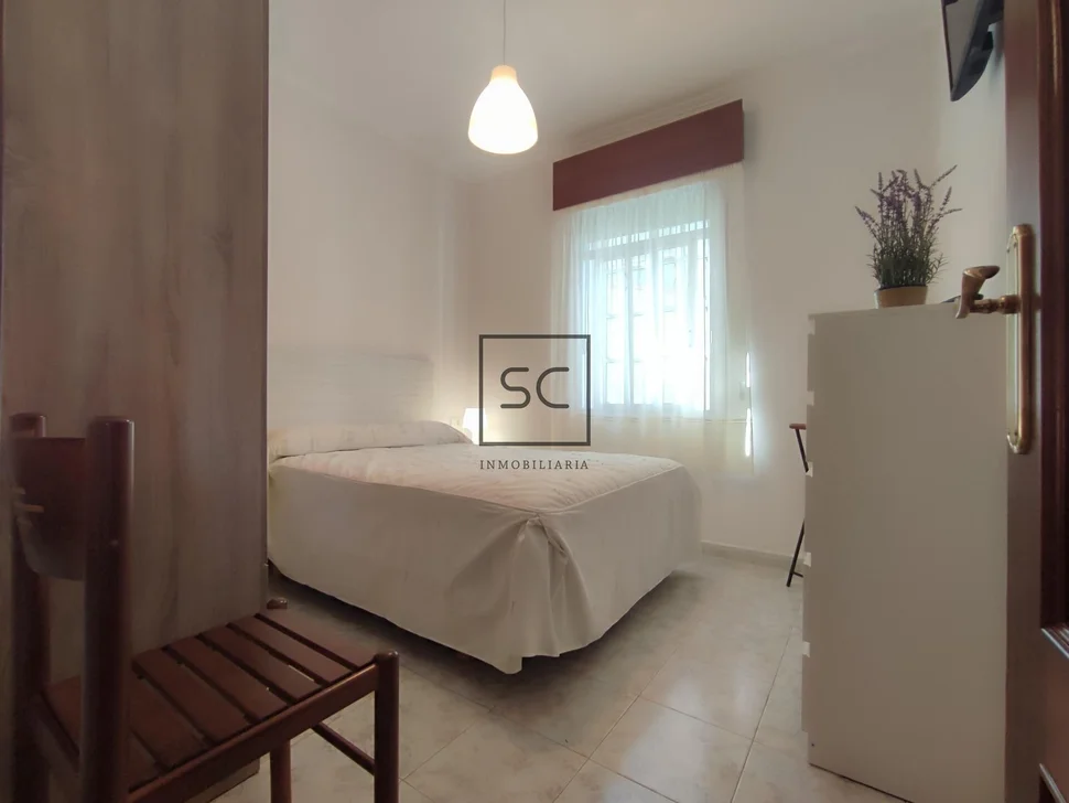 Bajo vivienda con jardín en fene