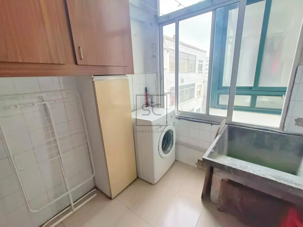 Piso con 3 habitaciones más ático habitable en freixeiro, narón