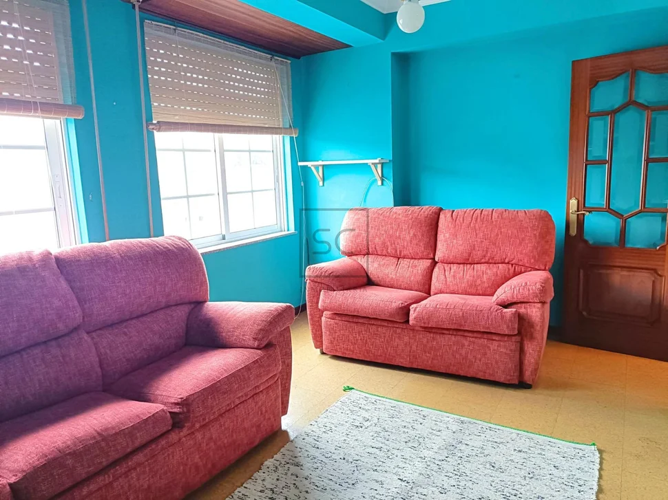 Piso con 3 habitaciones más ático habitable en freixeiro, narón