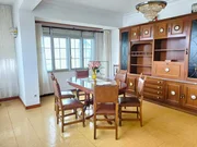 Piso con 3 habitaciones más ático habitable en freixeiro, narón