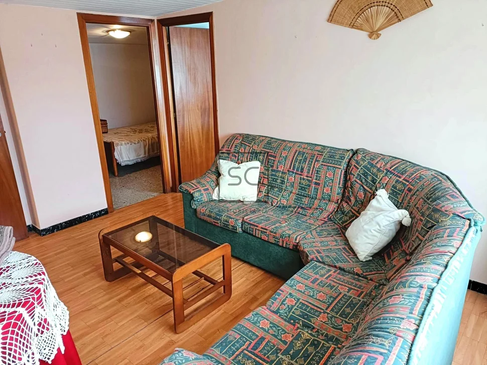 Piso con 3 habitaciones más ático habitable en freixeiro, narón