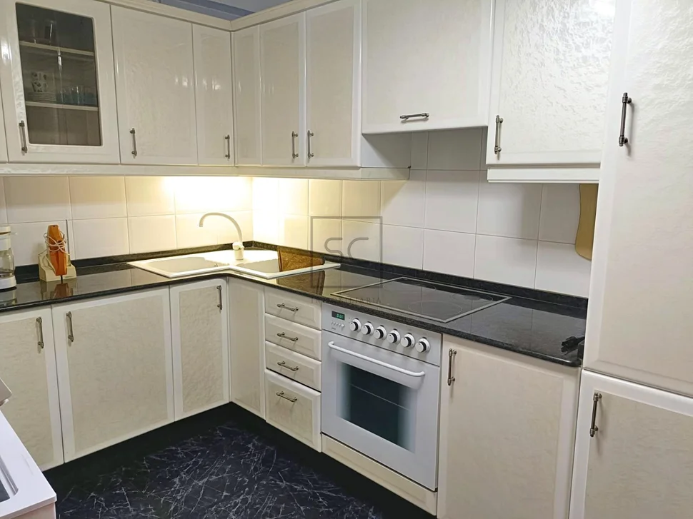 Piso con 3 habitaciones más ático habitable en freixeiro, narón