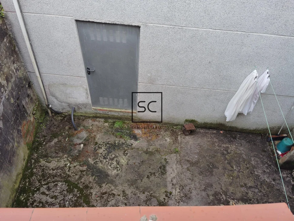 Edificio de dos viviendas en narón, la gándara