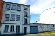 Edificio con finca en san juan, ferrol