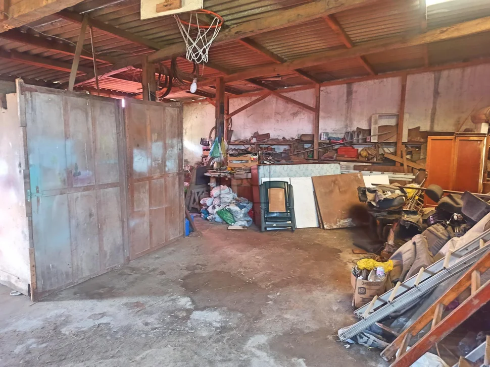 Edificio con finca en san juan, ferrol