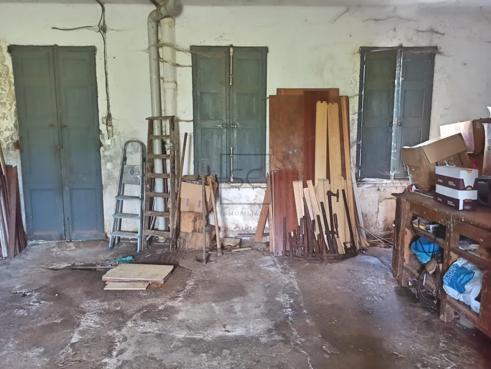 Edificio con finca en san juan, ferrol