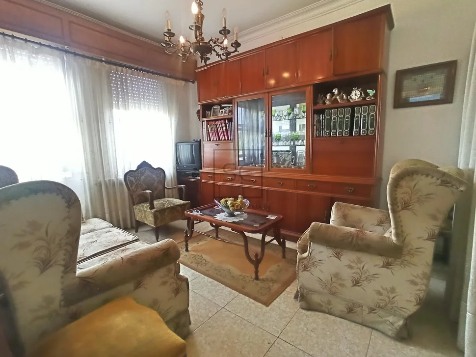 Edificio con finca en san juan, ferrol