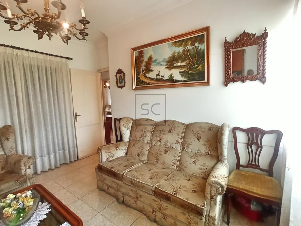 Edificio con finca en san juan, ferrol