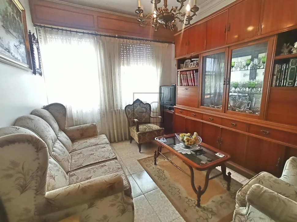 Edificio con finca en san juan, ferrol