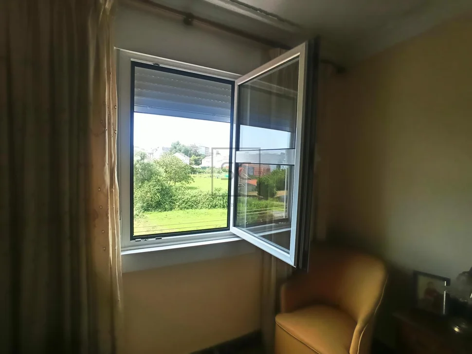 Edificio con finca en san juan, ferrol