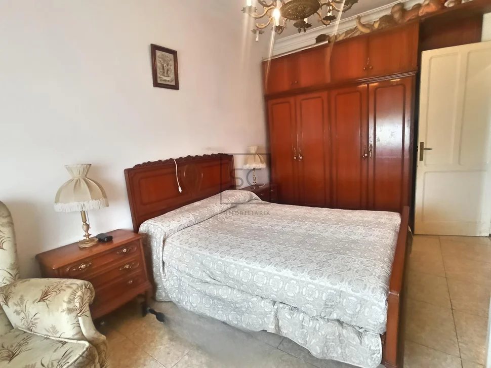 Edificio con finca en san juan, ferrol