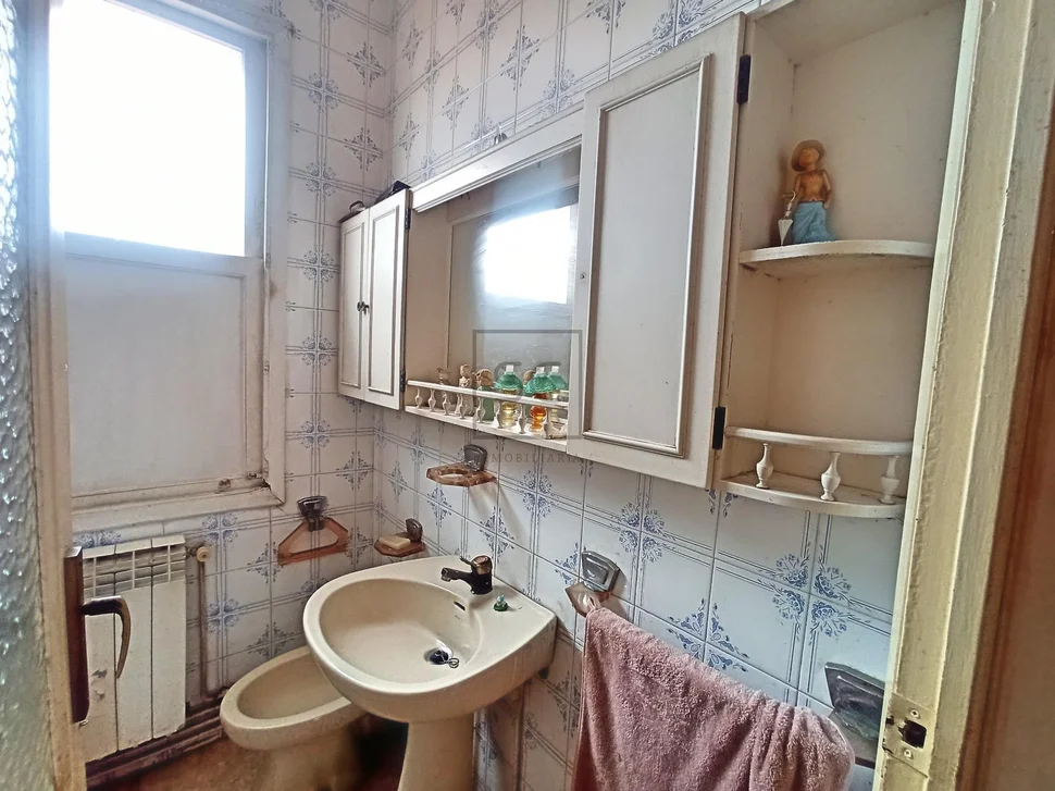 Edificio con finca en san juan, ferrol