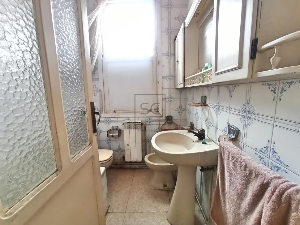 Edificio con finca en san juan, ferrol