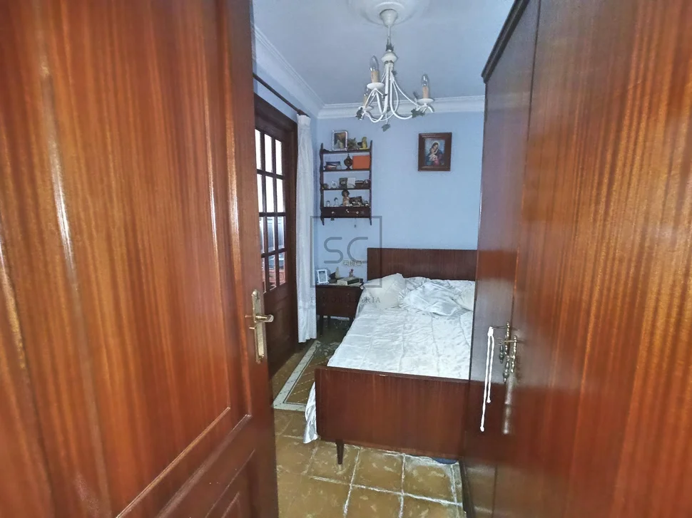 Edificio con finca en san juan, ferrol