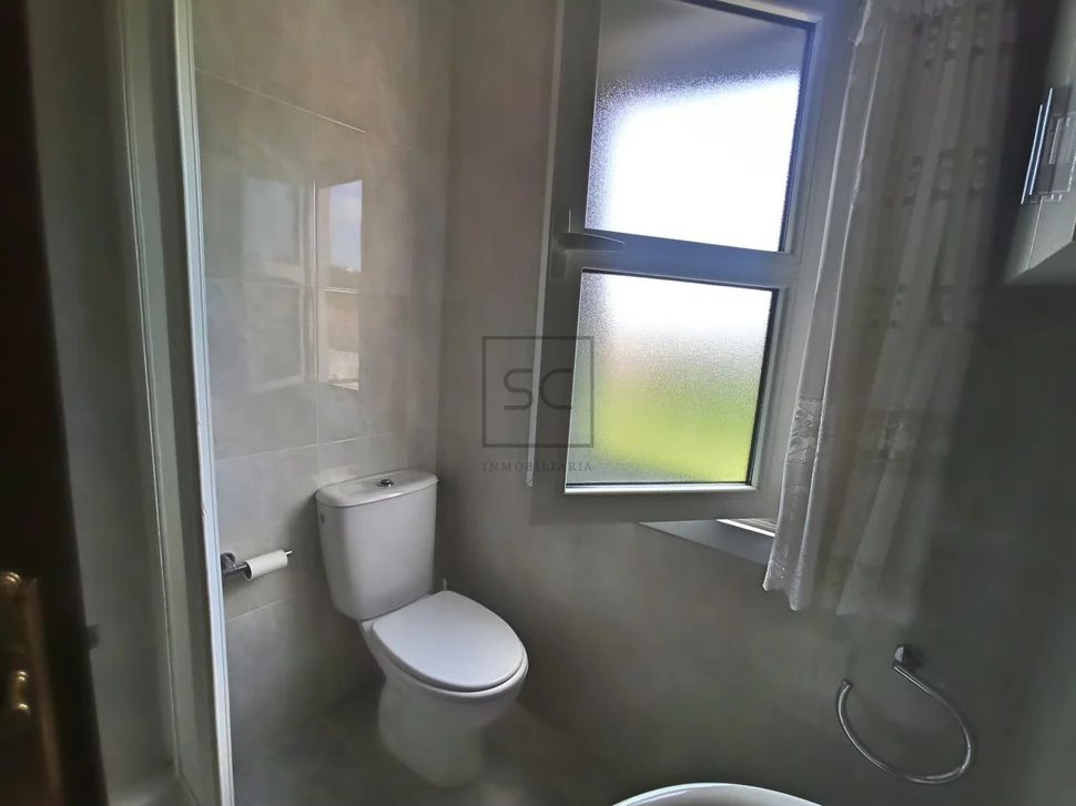 Edificio con finca en san juan, ferrol