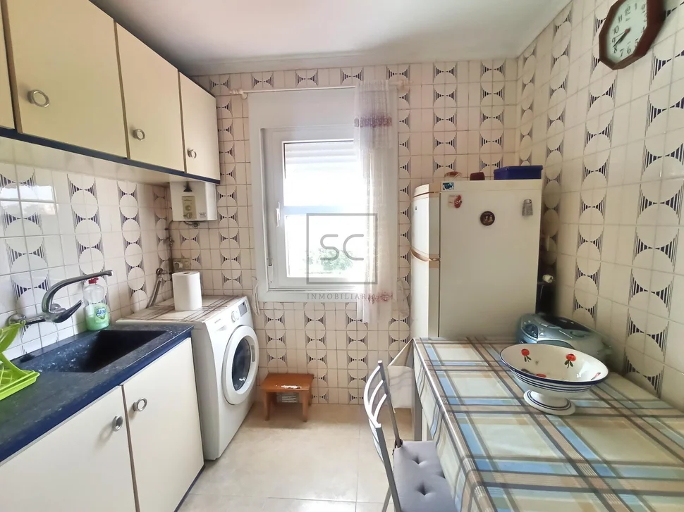 Edificio con finca en san juan, ferrol