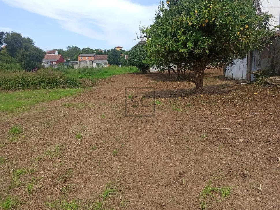 Edificio con finca en san juan, ferrol