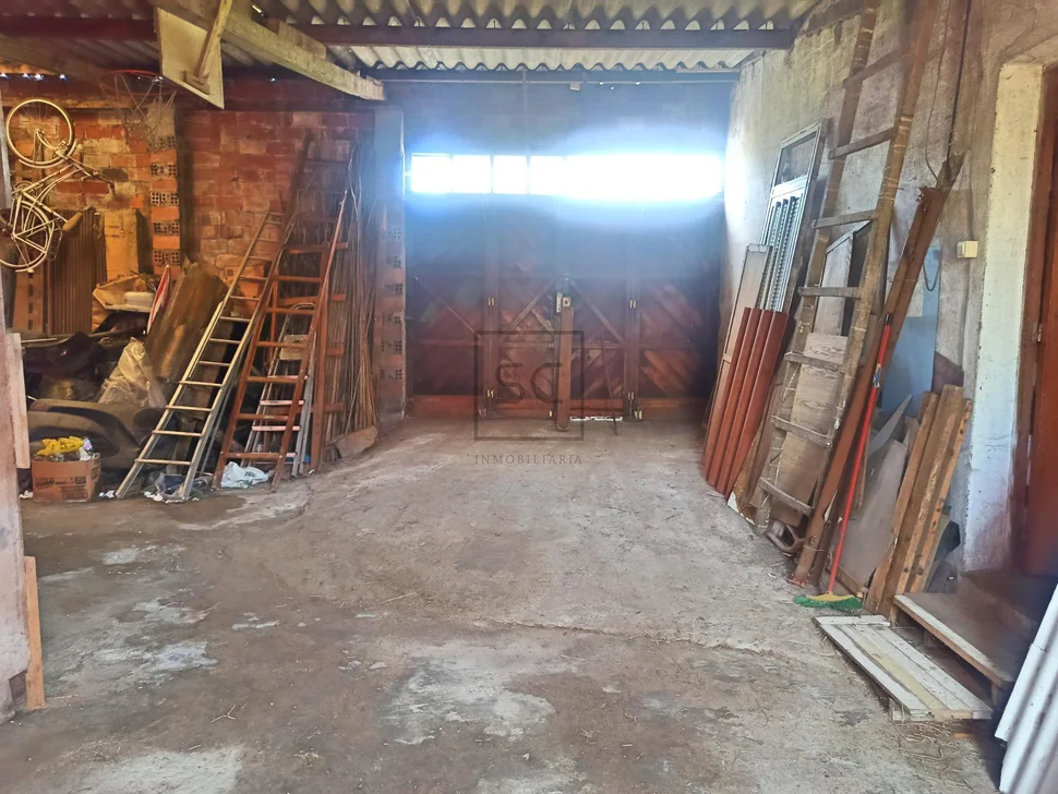 Edificio con finca en san juan, ferrol