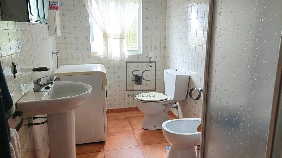 Casa de planta baja con tres habitaciones en sedes, narón