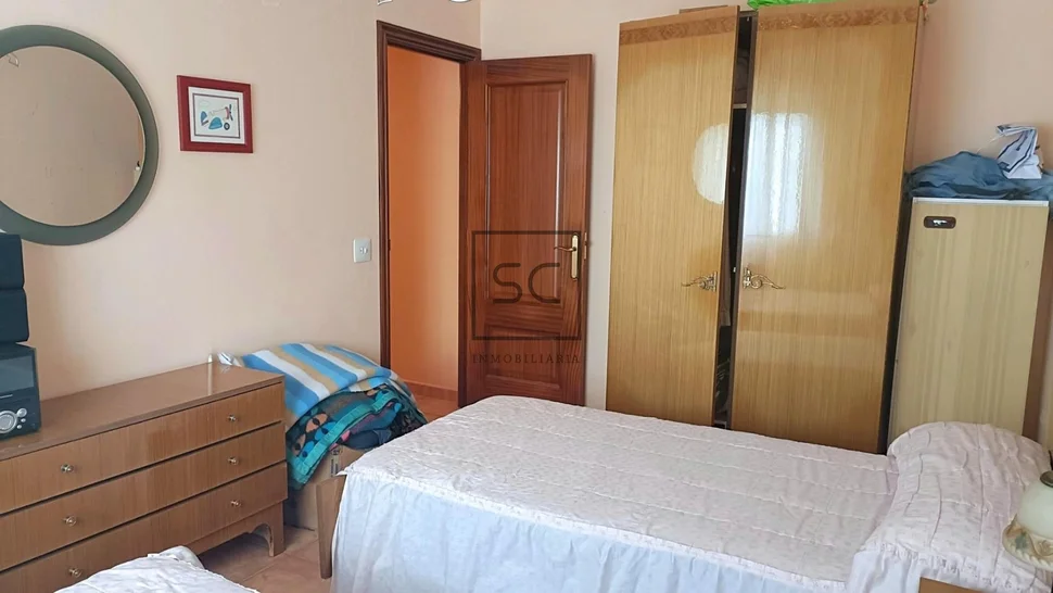 Casa de planta baja con tres habitaciones en sedes, narón