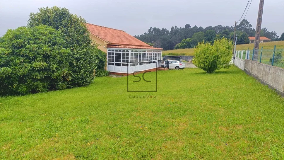 Casa de planta baja con tres habitaciones en sedes, narón