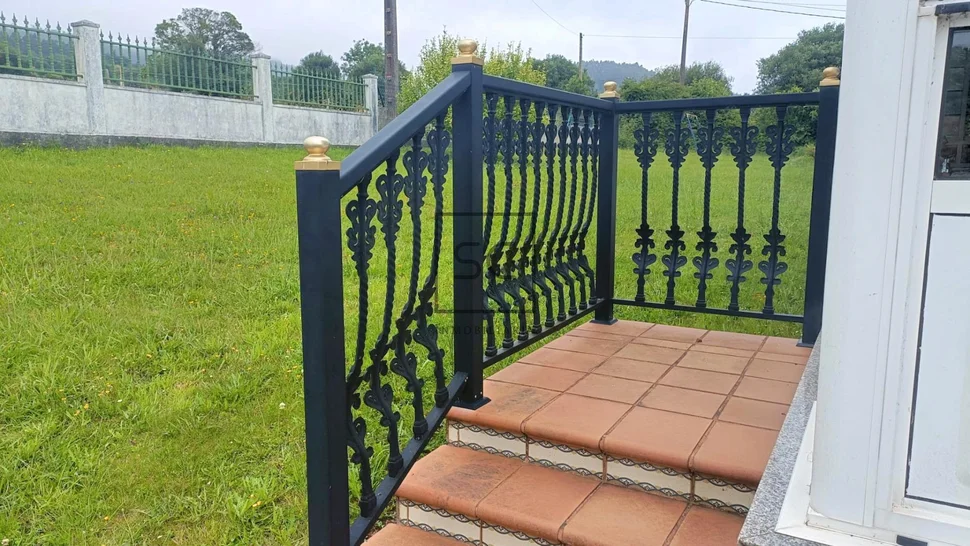 Casa de planta baja con tres habitaciones en sedes, narón