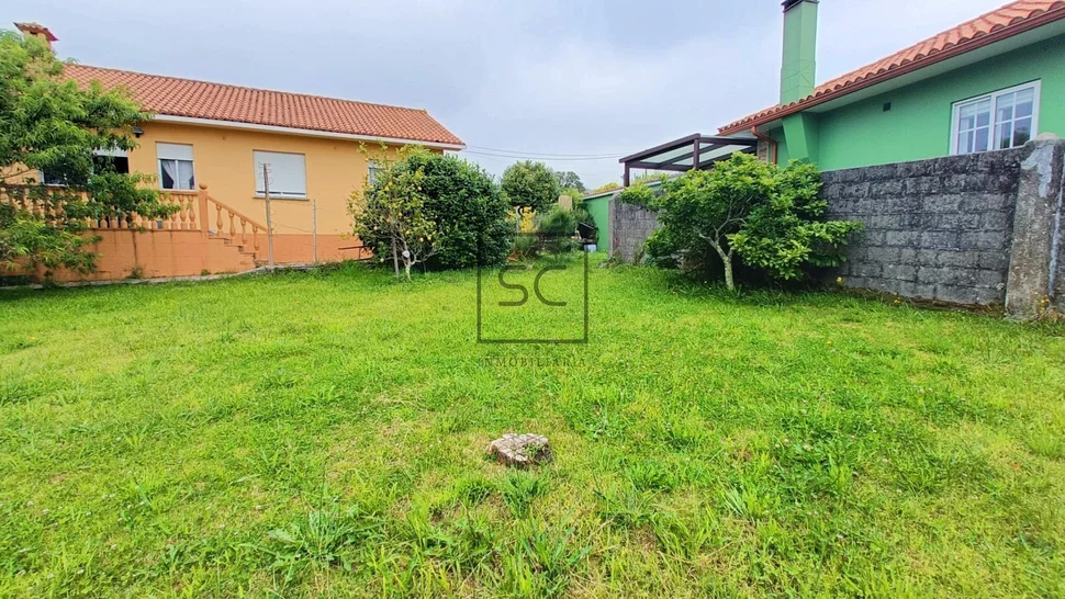 Casa de planta baja con tres habitaciones en sedes, narón