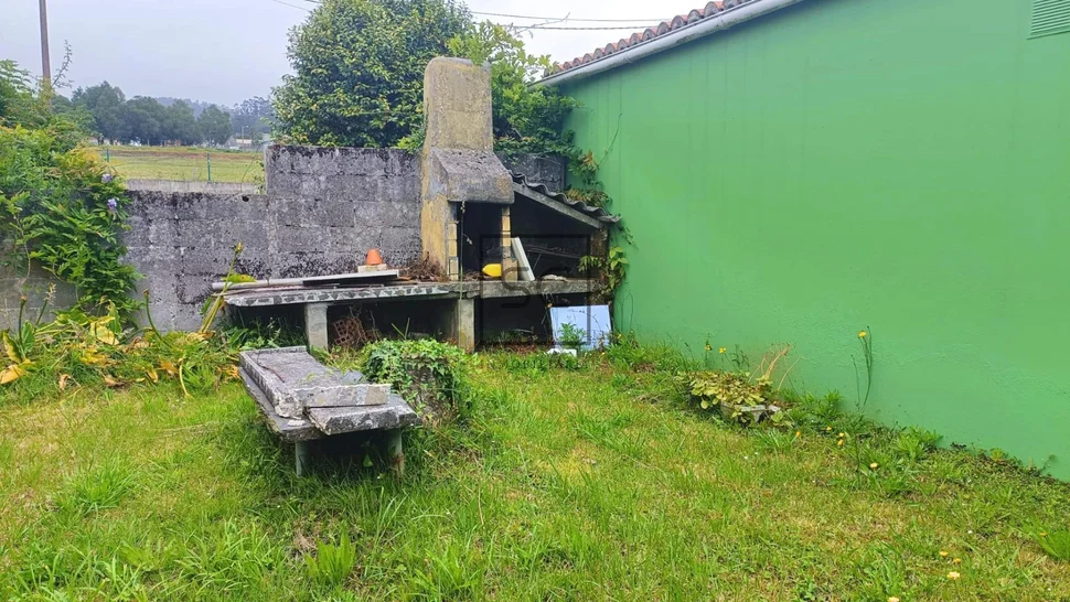 Casa de planta baja con tres habitaciones en sedes, narón
