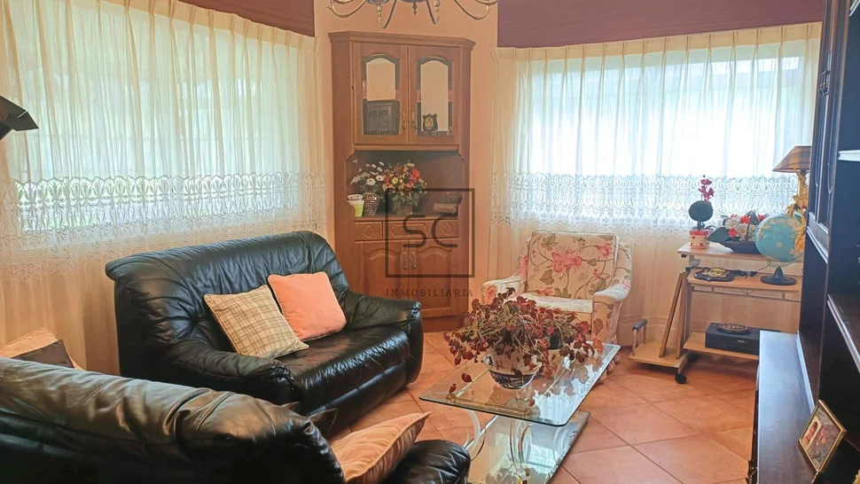 Casa de planta baja con tres habitaciones en sedes, narón