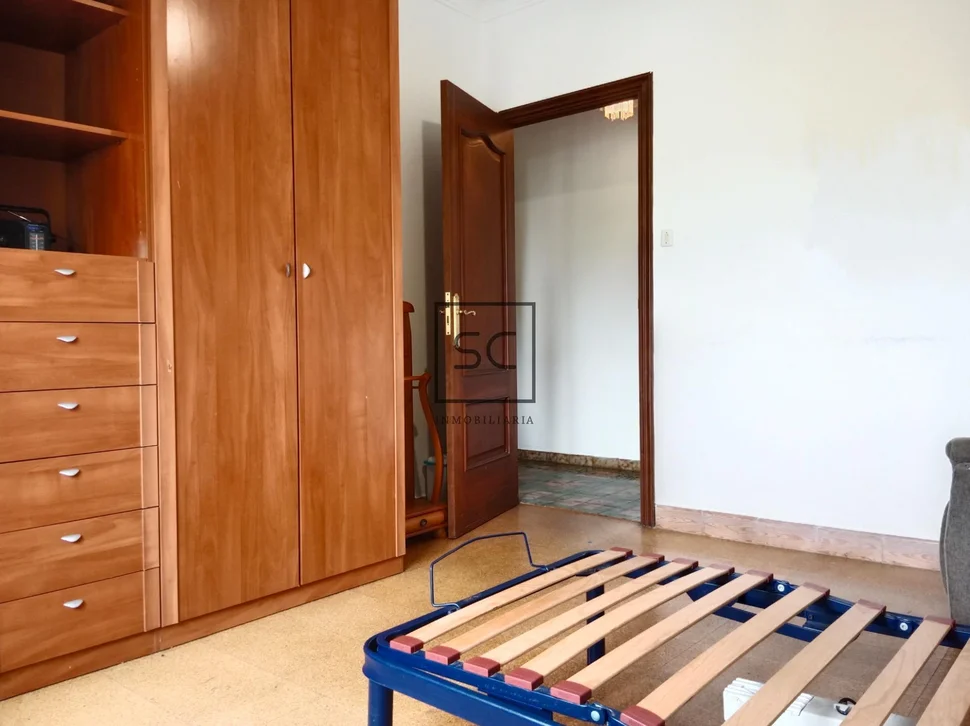 Casa de planta baja con garaje y finca en neda