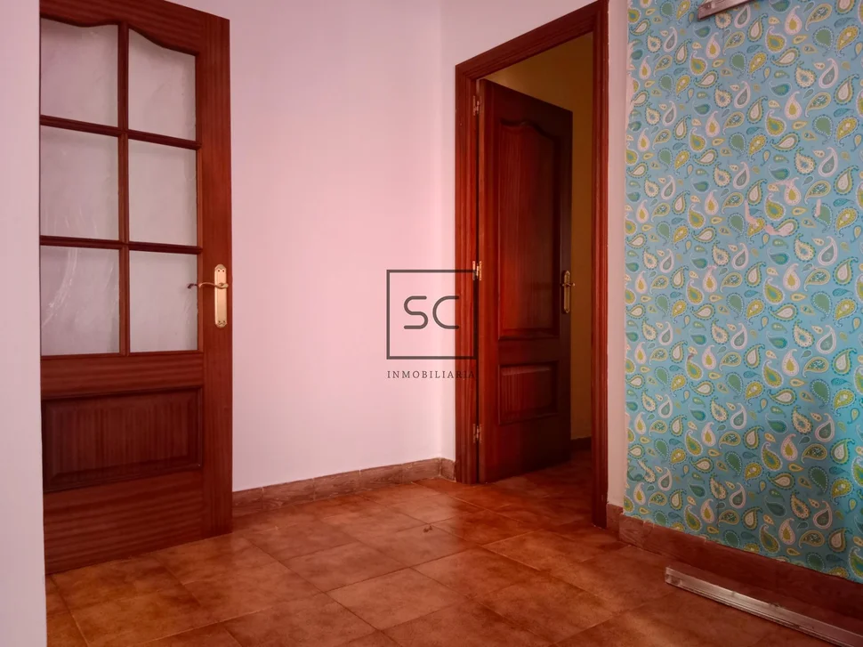 Casa de planta baja con garaje y finca en neda