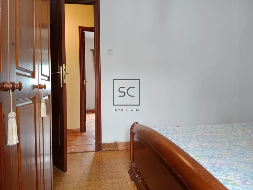 Casa de planta baja con garaje y finca en neda