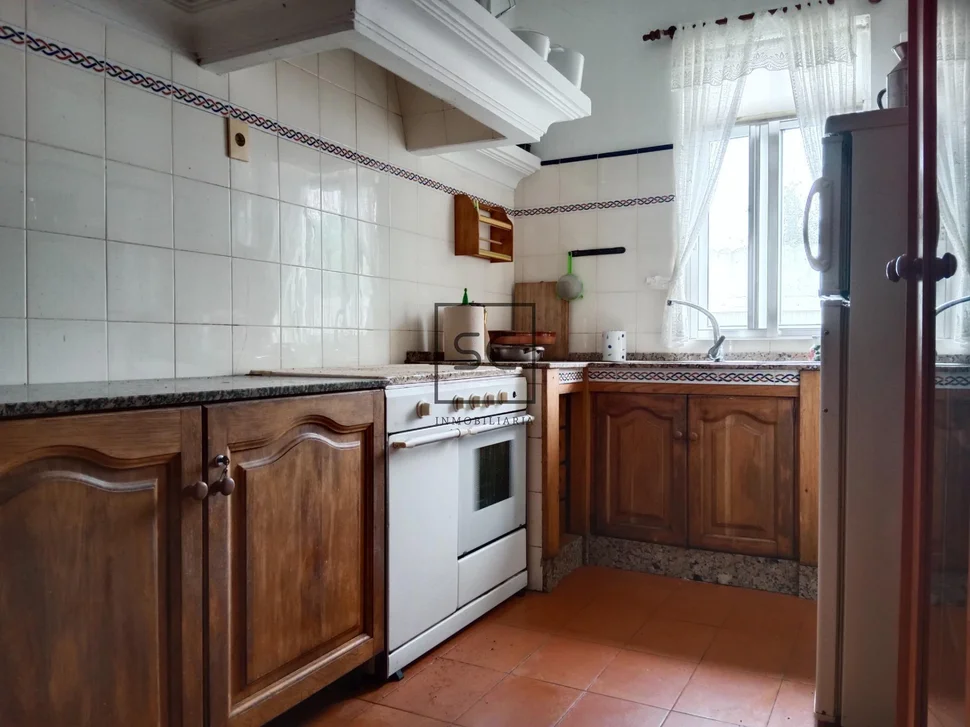 Casa de planta baja con garaje y finca en neda