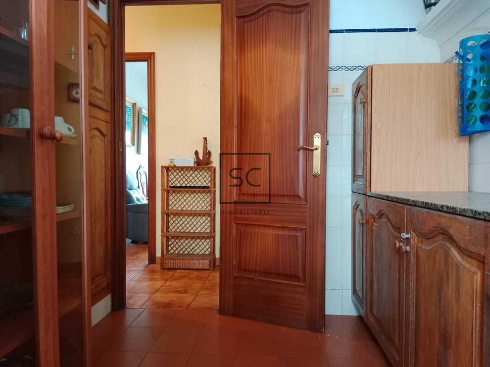 Casa de planta baja con garaje y finca en neda