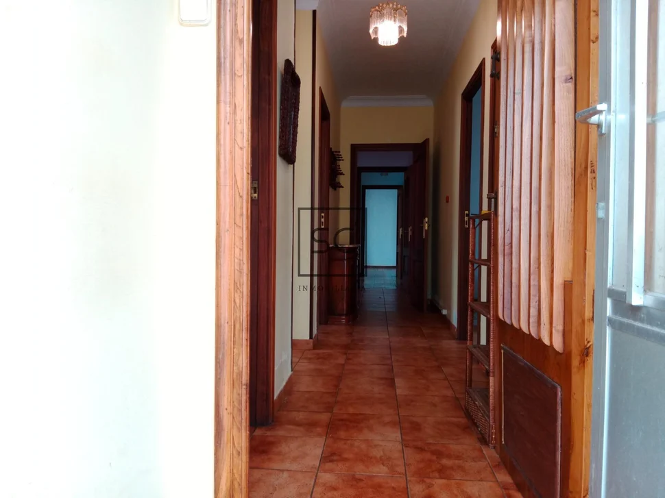 Casa de planta baja con garaje y finca en neda