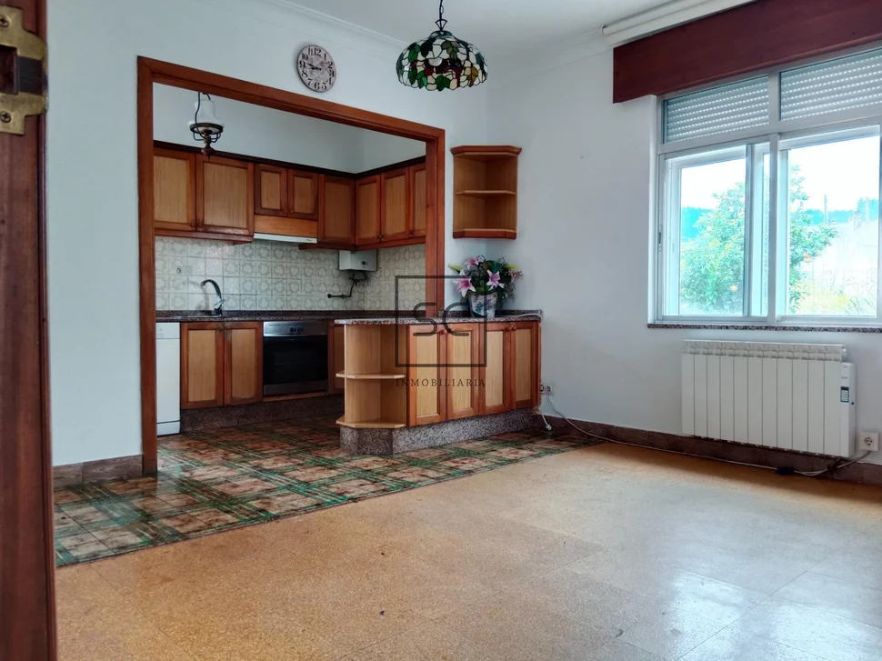 Casa de planta baja con garaje y finca en neda