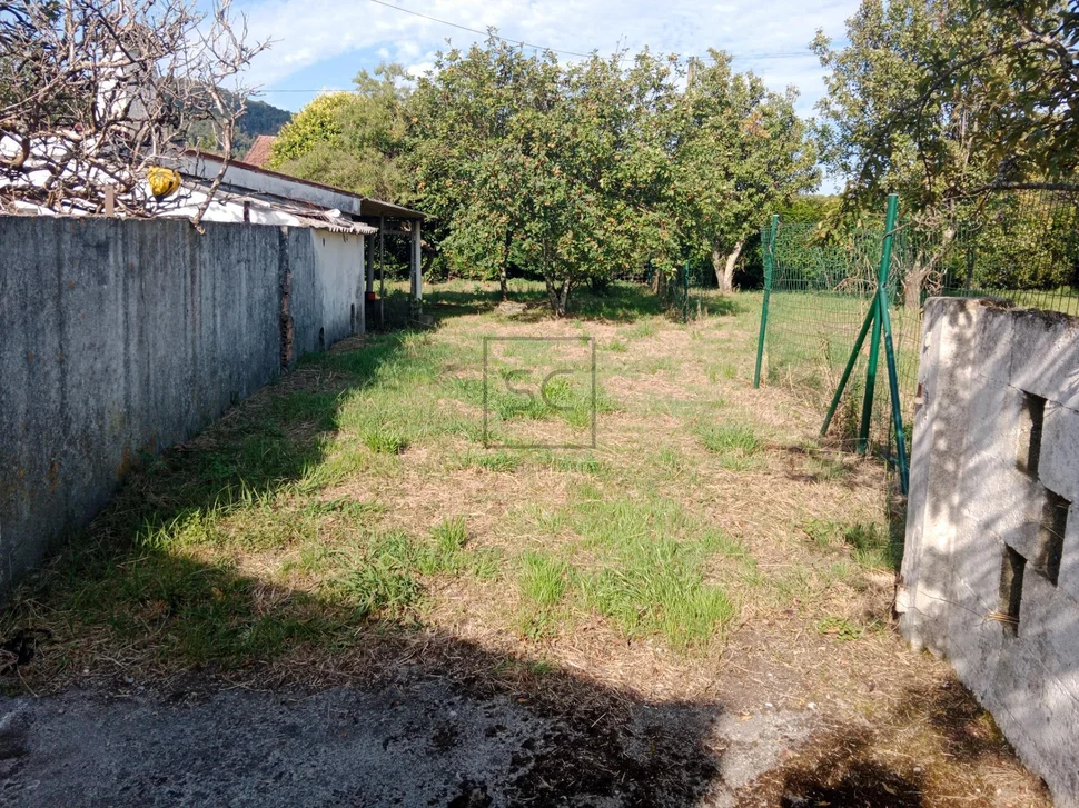 Casa de planta baja con garaje y finca en neda