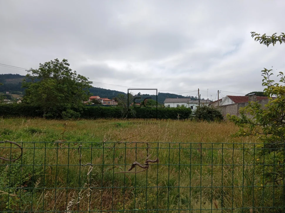 Casa de planta baja con garaje y finca en neda