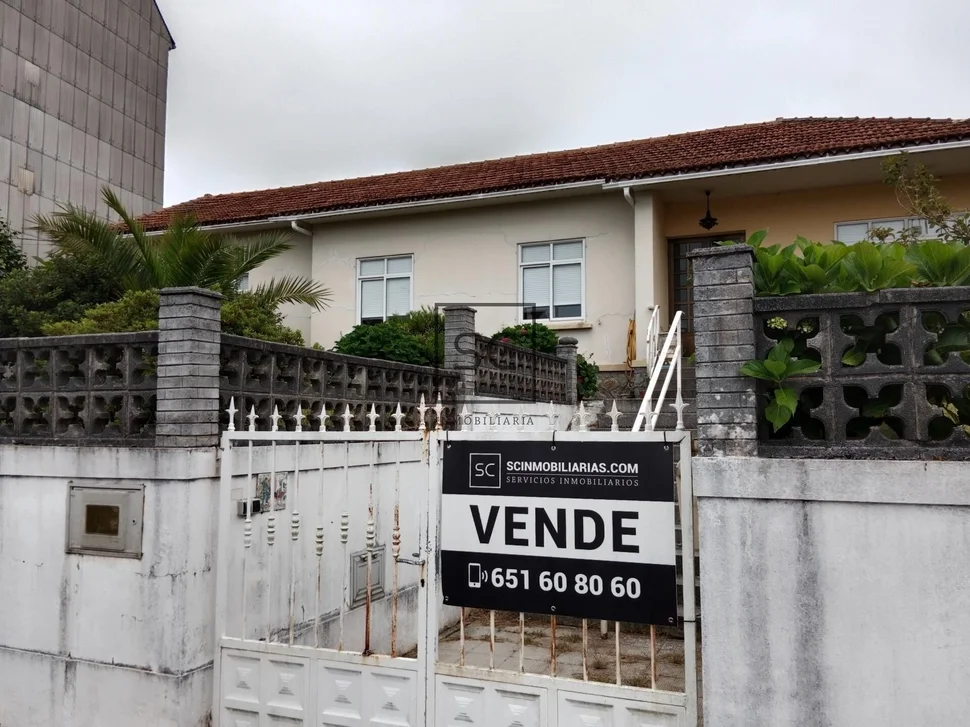 Casa de planta baja con garaje y finca en neda
