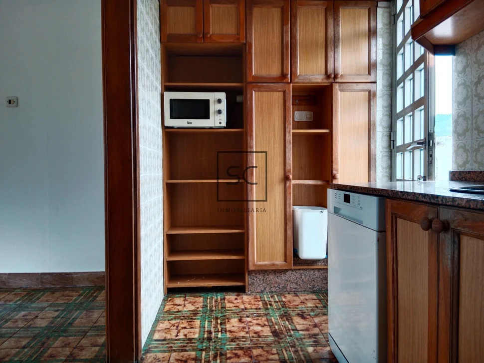 Casa de planta baja con garaje y finca en neda