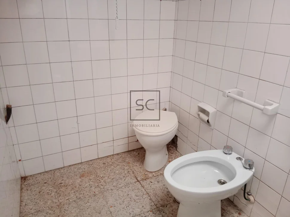 Casa de planta baja y finca en freixeiro-narón